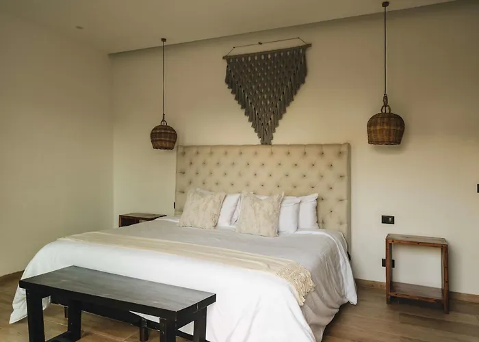 Luxe 8br Double Villa, Gated, Patio & Pool