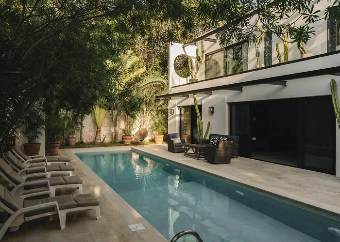 Casa de férias Luxe 8br Double Villa, Gated, Patio & Pool Tulum