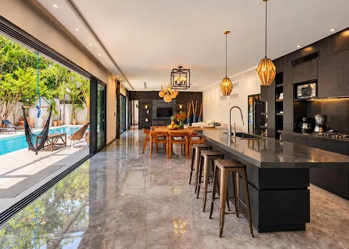 Luxe 8br Double Villa, Gated, Patio & Pool Casa de férias Tulum