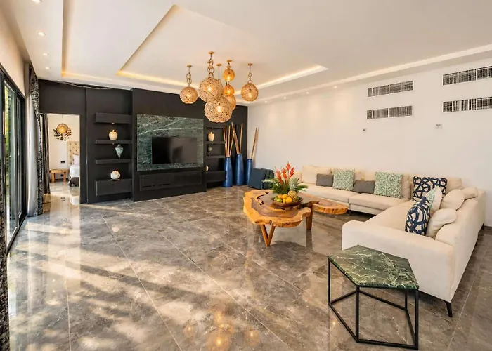 Luxe 8br Double Villa, Gated, Patio & Pool Casa de férias Tulum