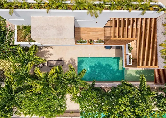 Luxe 8br Double Villa, Gated, Patio & Pool *