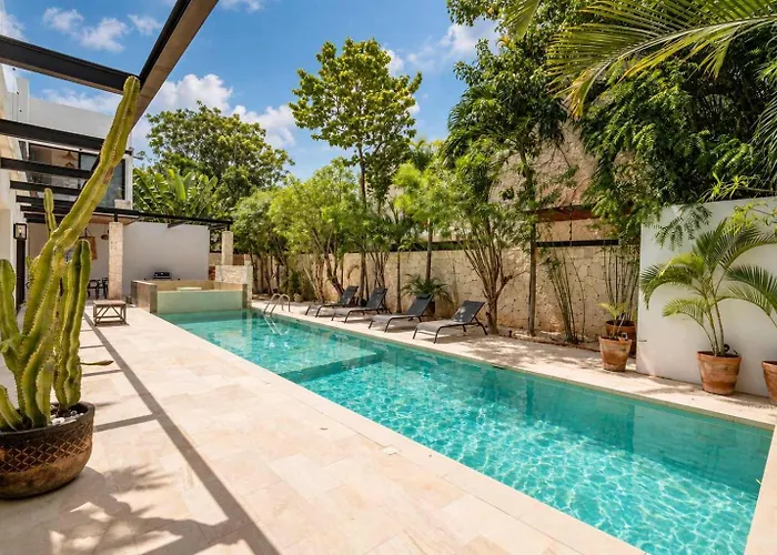 Luxe 8br Double Villa, Gated, Patio & Pool Casa de férias Tulum