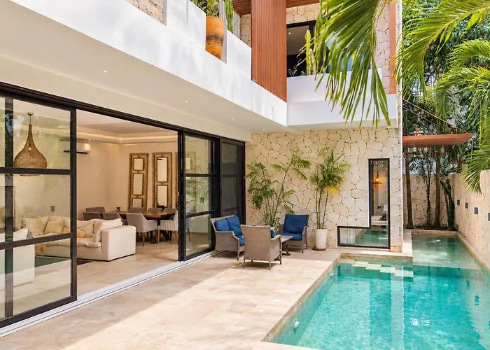 Casa de férias Luxe 8br Double Villa, Gated, Patio & Pool Tulum